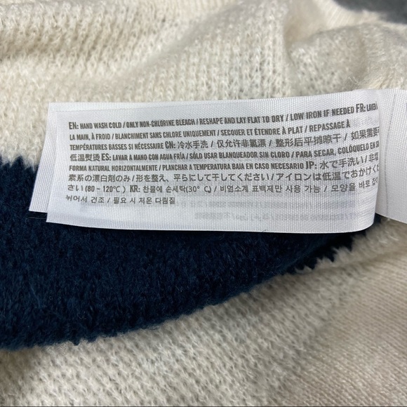 Abercrombie & Fitch Sweater - Size Extra Small - Picture 7 of 8